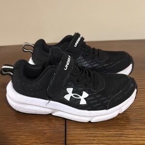 Under Armour Black and White Sneakers with Breathable Mesh